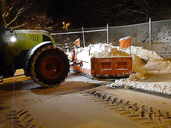 Schneeschieber für landwirtschaftliche Nutzfahrzeuge