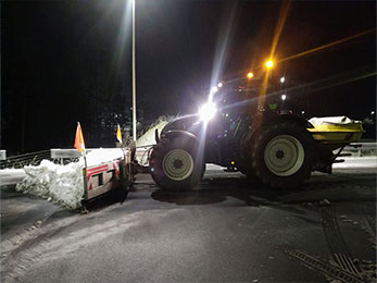 Flächenschneeschieber für landwirtschaftliche Nutzfahrzeuge